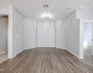 15301 N 138th Lane - Photo Thumbnail 8