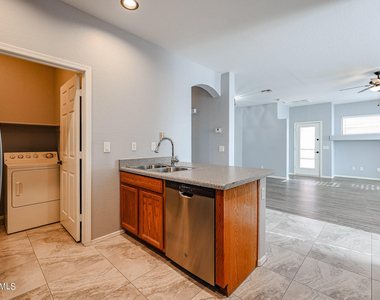15301 N 138th Lane - Photo Thumbnail 6