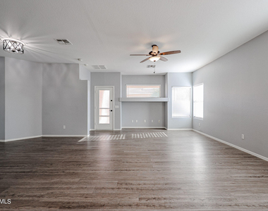 15301 N 138th Lane - Photo Thumbnail 7