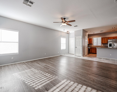 15301 N 138th Lane - Photo Thumbnail 3