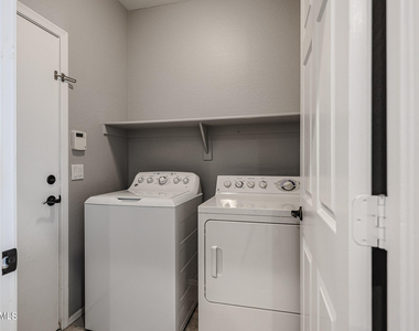 15301 N 138th Lane - Photo Thumbnail 22