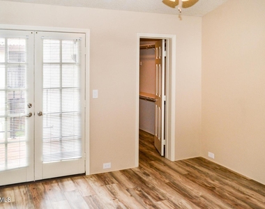 5023 E Siesta Drive - Photo Thumbnail 7