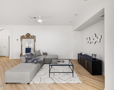 42418 N 46th Lane - Photo Thumbnail 9