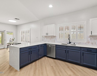 42418 N 46th Lane - Photo Thumbnail 15