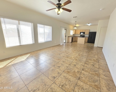 30469 N Plantation Drive - Photo Thumbnail 4
