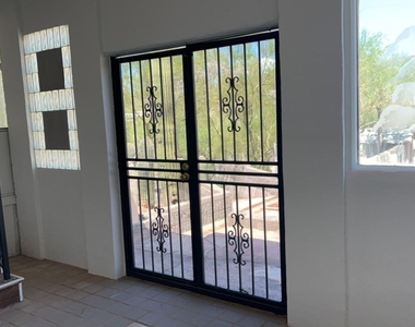 47832 N 18th Avenue - Photo Thumbnail 3