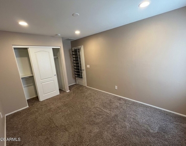 7123 N 72nd Drive - Photo Thumbnail 6