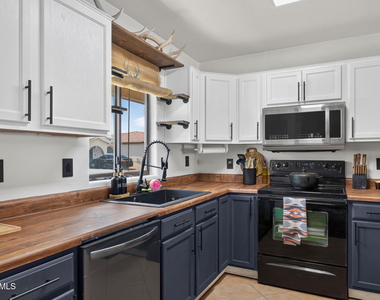 2681 S Powell Road - Photo Thumbnail 11