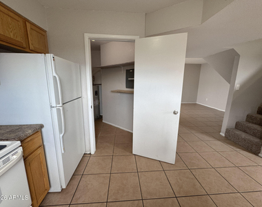 1765 E Pepper Circle - Photo Thumbnail 10
