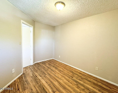 1765 E Pepper Circle - Photo Thumbnail 18