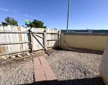 1765 E Pepper Circle - Photo Thumbnail 20
