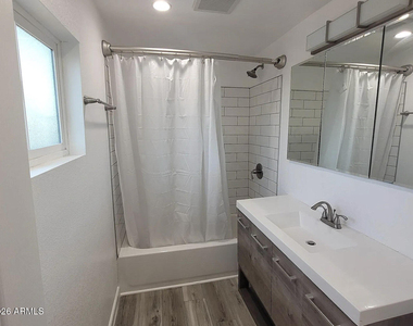 1445 E Taylor Street - Photo Thumbnail 11