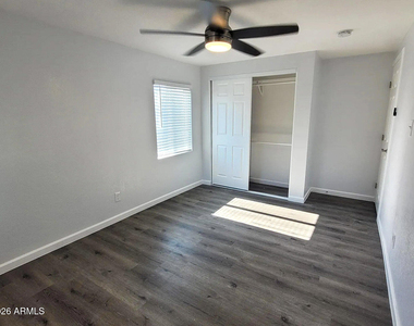 1445 E Taylor Street - Photo Thumbnail 13