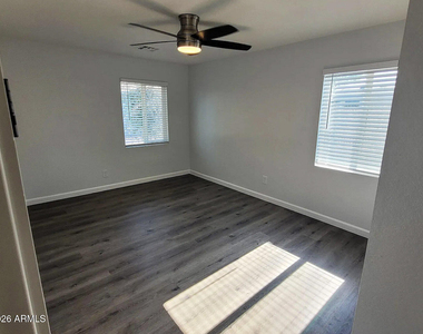1445 E Taylor Street - Photo Thumbnail 12
