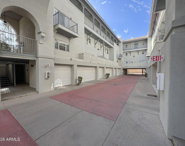 1081 W 1st Street - Photo Thumbnail 4