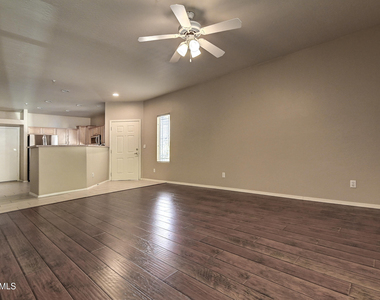 9750 N Monterey Drive - Photo Thumbnail 7