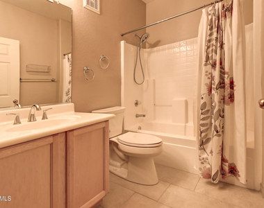 9750 N Monterey Drive - Photo Thumbnail 16