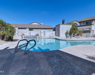 9750 N Monterey Drive - Photo Thumbnail 6