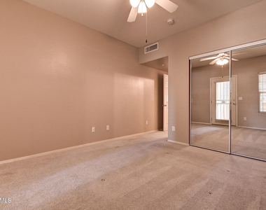 9750 N Monterey Drive - Photo Thumbnail 18