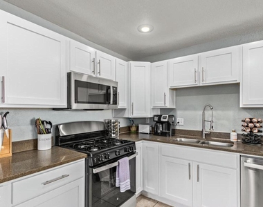 2031 E Orange Street - Photo Thumbnail 9