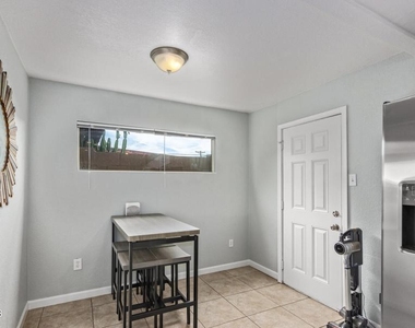 2031 E Orange Street - Photo Thumbnail 8