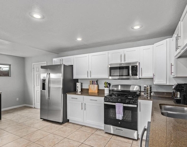 2031 E Orange Street - Photo Thumbnail 6