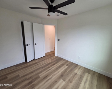 824 N 11th Avenue - Photo Thumbnail 10