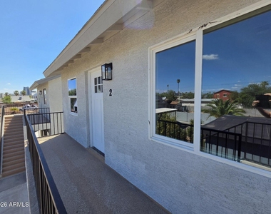 824 N 11th Avenue - Photo Thumbnail 1