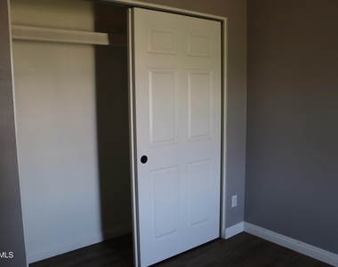5121 W Mcneil Street - Photo Thumbnail 9