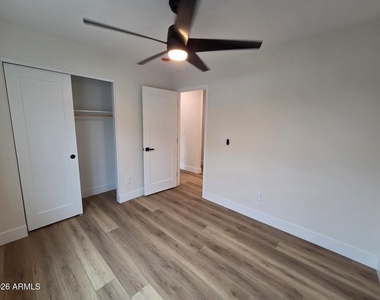 824 N 11th Avenue - Photo Thumbnail 9