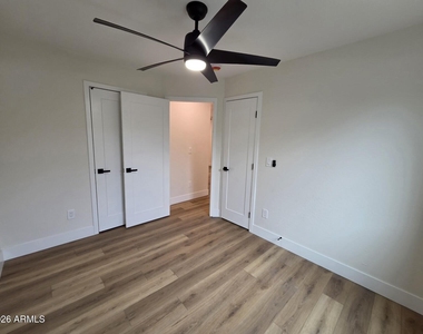 824 N 11th Avenue - Photo Thumbnail 11