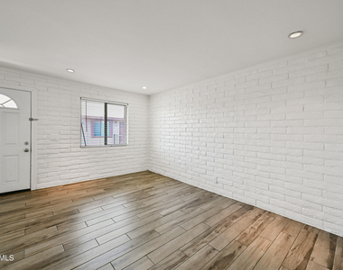 1234 N 36th Street - Photo Thumbnail 4