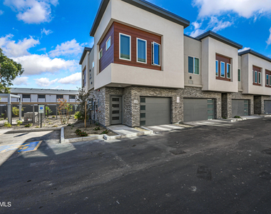 1023 W 5th Street - Photo Thumbnail 32