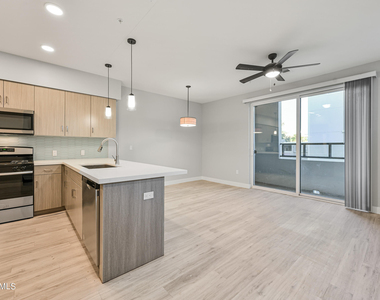 1023 W 5th Street - Photo Thumbnail 2