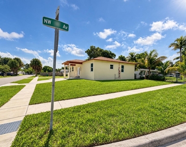 1720 Nw 15th Terrace - Photo Thumbnail 12