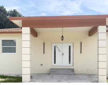 1720 Nw 15th Terrace - Photo Thumbnail 7