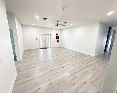 1720 Nw 15th Terrace - Photo Thumbnail 3