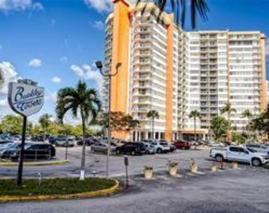 1301 Ne Miami Gardens Drive - Photo Thumbnail 14