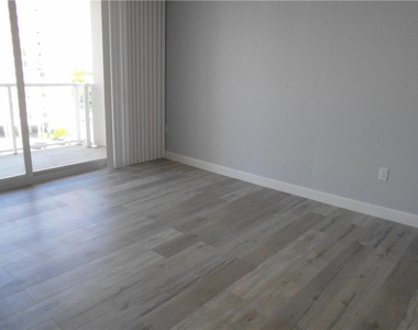 1301 Ne Miami Gardens Drive - Photo Thumbnail 10