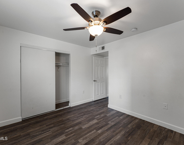 3065 N 67th Avenue - Photo Thumbnail 12