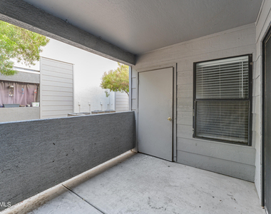 3065 N 67th Avenue - Photo Thumbnail 15