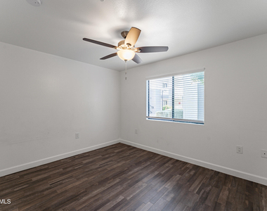3065 N 67th Avenue - Photo Thumbnail 11