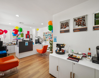 3065 N 67th Avenue - Photo Thumbnail 33