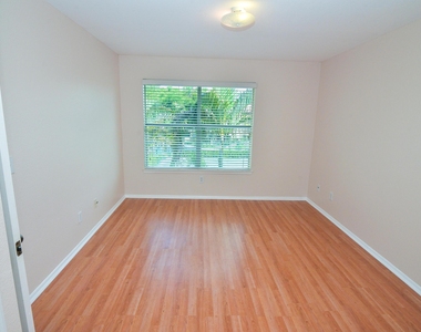 1845 Palm Cove Boulevard - Photo Thumbnail 12