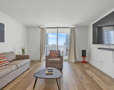 1200 Brickell Bay Drive - Photo Thumbnail 8