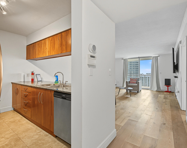 1200 Brickell Bay Drive - Photo Thumbnail 11