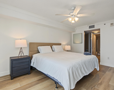 1200 Brickell Bay Drive - Photo Thumbnail 17