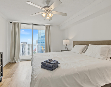 1200 Brickell Bay Drive - Photo Thumbnail 19