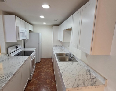 424 W Brown Road - Photo Thumbnail 7
