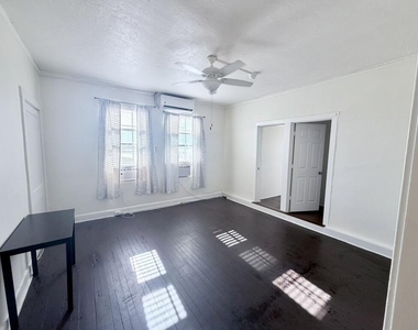 406 Northwood Road - Photo Thumbnail 4